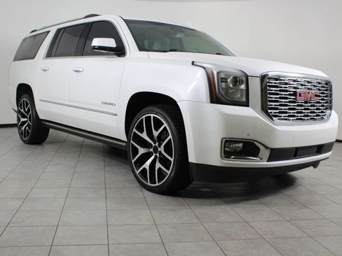 Used 2019 GMC Yukon XL Denali image 7