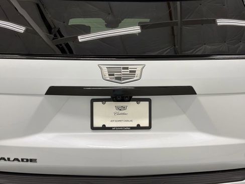 New 2026 Cadillac Escalade ESV Platinum Sport w/ LPO, ONYX Package AWD/4WD image 18