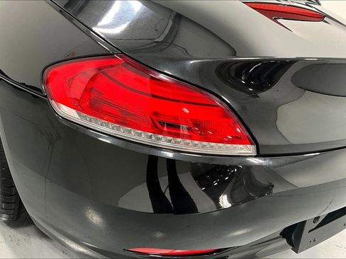 Used 2010 BMW Z4 sDrive35i image 32