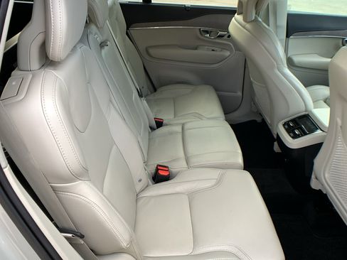 Used 2022 Volvo XC90 T6 Inscription w/ Advanced Package image 28