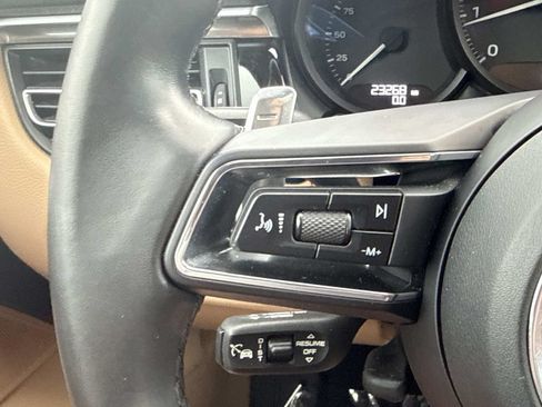Used 2023 Porsche Macan AWD/4WD image 22