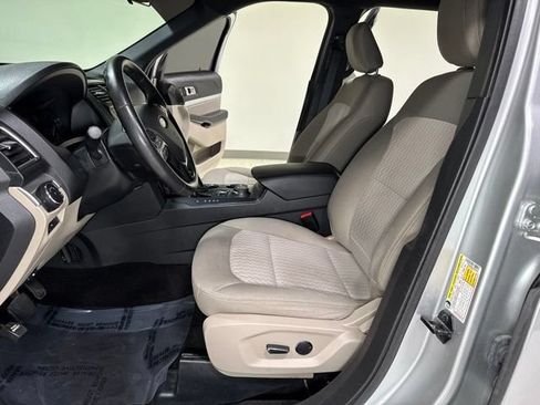 Used 2018 Ford Explorer 4WD image 13