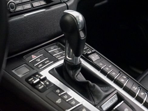 Used 2018 Porsche Macan S image 26