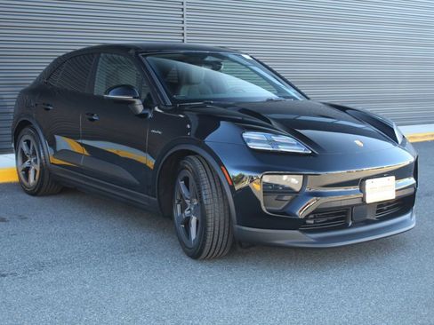 New 2026 Porsche Macan 4 Electric AWD/4WD image 10