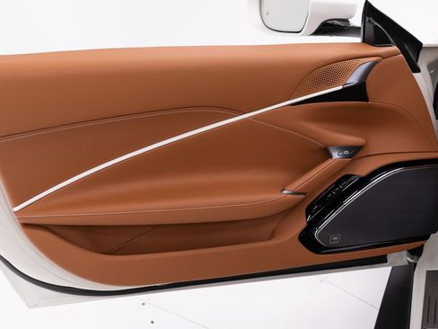 Used 2025 Ferrari Roma Spider RWD image 19