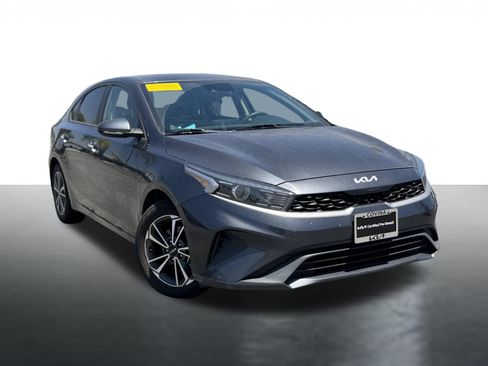 Certified 2023 Kia Forte LXS FWD image 2