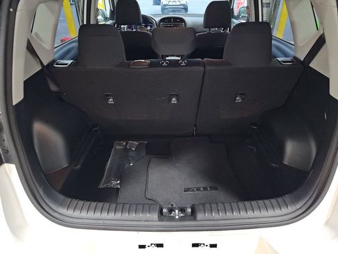 Used 2025 Kia Soul LX w/ LX Technology Package FWD image 10
