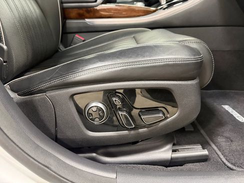 Used 2017 Genesis G90 3.3T Premium image 16