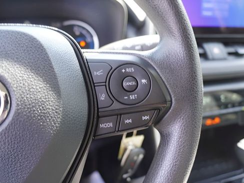 Used 2024 Toyota RAV4 LE AWD/4WD image 19