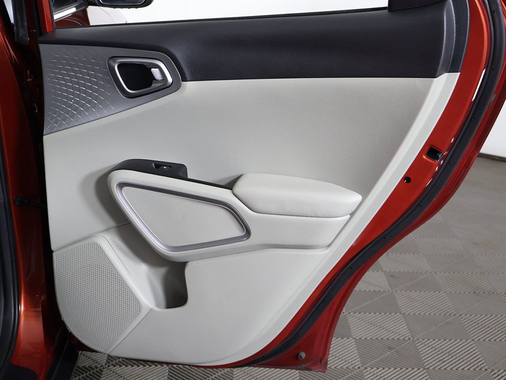 Used 2021 Kia Soul LX FWD image 22