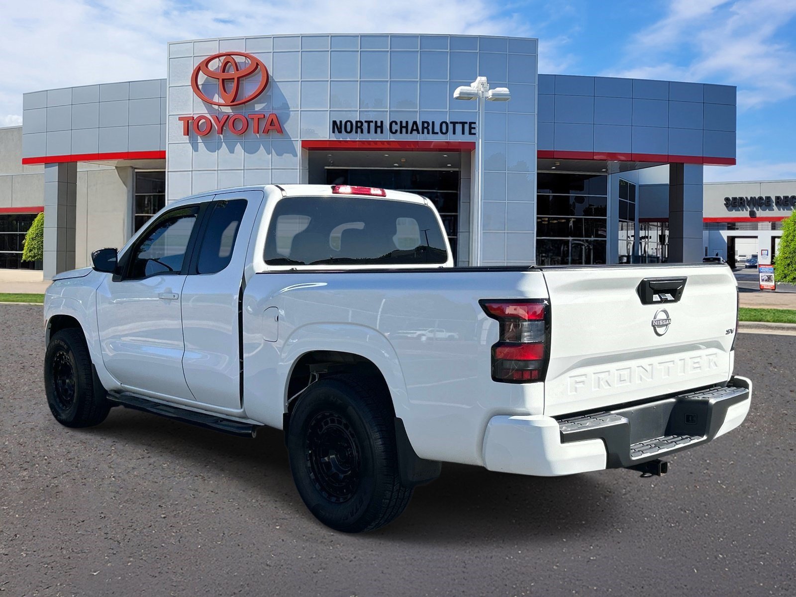 Used 2024 Nissan Frontier SV RWD image 4