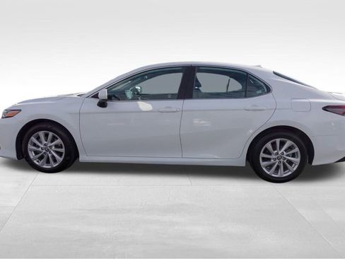 Used 2023 Toyota Camry LE image 7