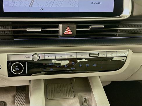 Used 2024 Hyundai Ioniq 6 SEL image 24