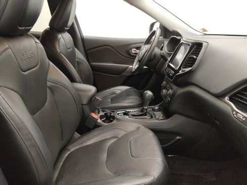 Used 2019 Jeep Cherokee Limited w/ Technology Group AWD/4WD image 21