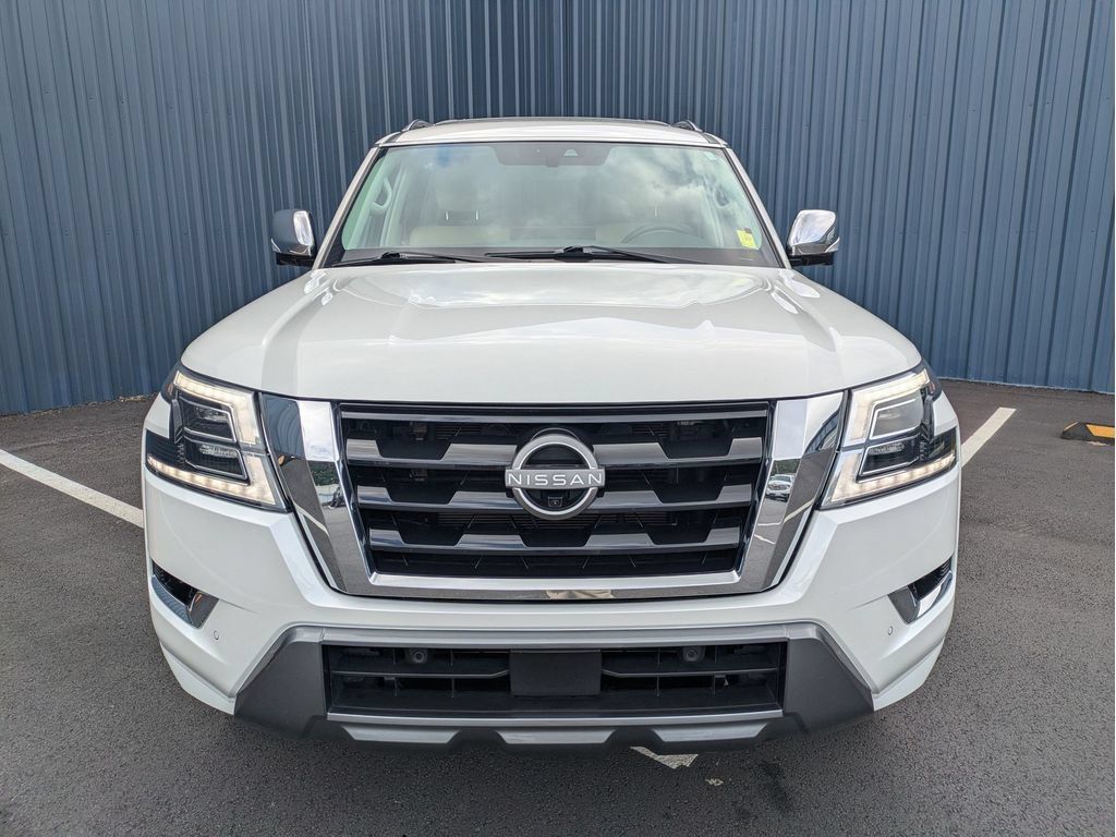 Used 2024 Nissan Armada Platinum w/ Captain's Chairs Package RWD image 2