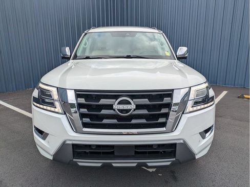 Used 2024 Nissan Armada Platinum w/ Captain's Chairs Package RWD image 2