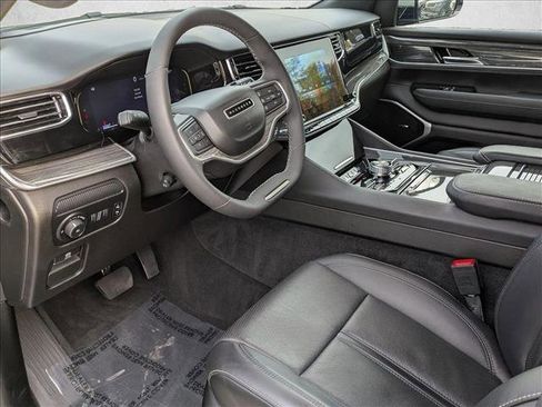 Used 2022 Jeep Wagoneer Series III w/ Flexible Seating Group image 10