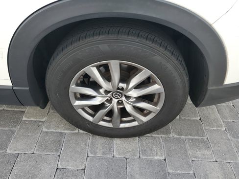 Used 2019 MAZDA CX-9 Touring w/ Touring Premium Package FWD image 6