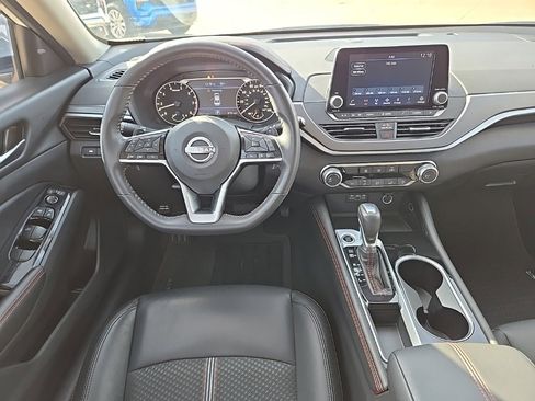 Used 2024 Nissan Altima 2.5 SR image 14