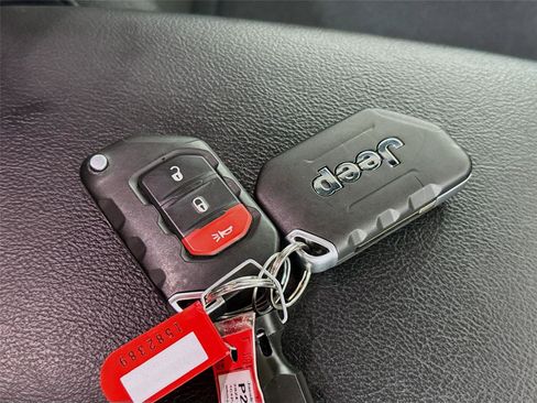 Used 2024 Jeep Wrangler Sport S image 19