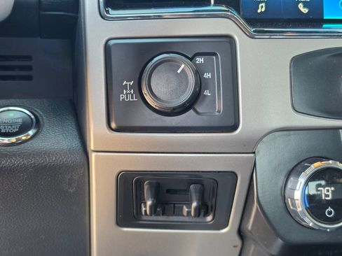 Used 2022 Ford F350 Lariat w/ Lariat Ultimate Package AWD/4WD image 21