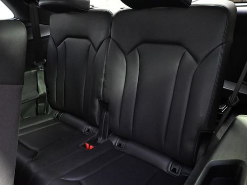 Used 2018 Audi Q7 3.0T Prestige w/ Prestige Package AWD/4WD image 22