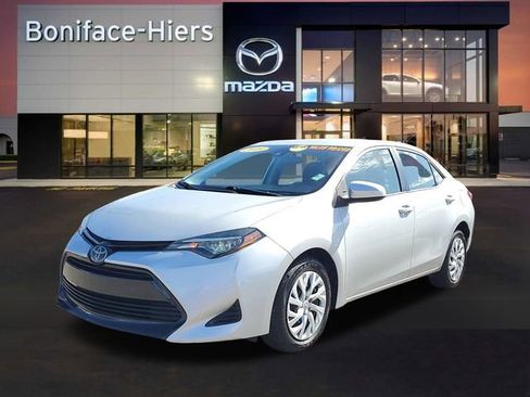 Used 2019 Toyota Corolla LE image 2