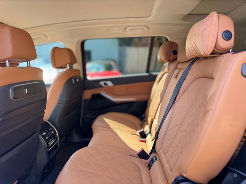 Used 2023 BMW X7 xDrive40i image 19