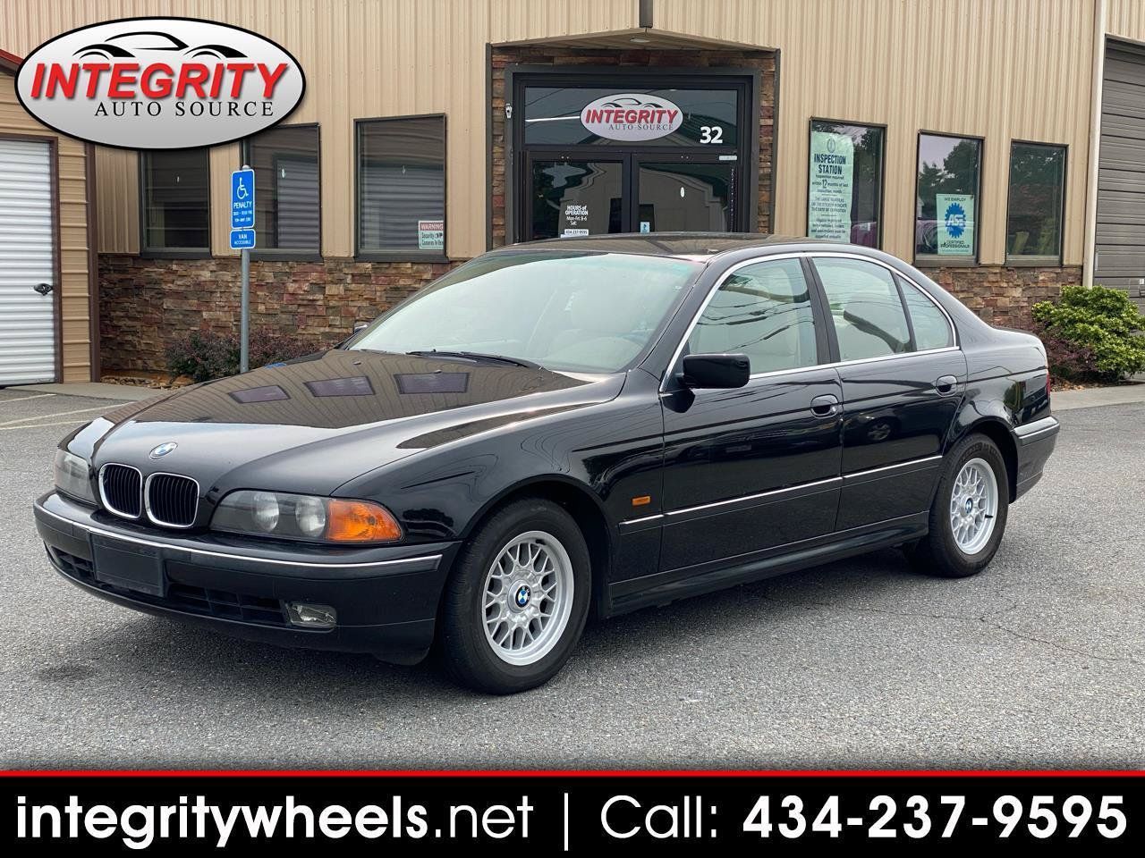 Used 1997 BMW 528i Sedan RWD image 1