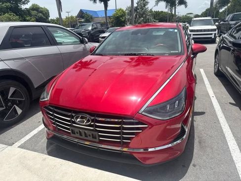 Used 2020 Hyundai Sonata SE FWD image 2