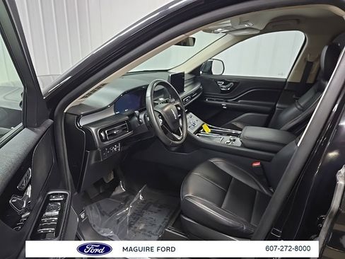 Used 2022 Lincoln Aviator AWD w/ Elements Package image 28