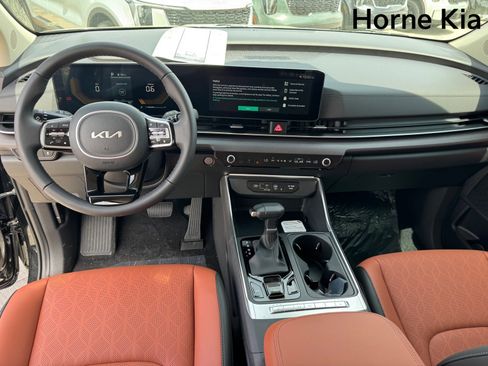 New 2026 Kia Carnival EX FWD image 13