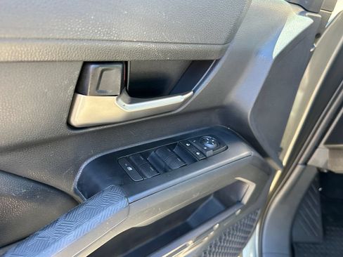 Used 2025 Toyota Tacoma TRD Off-Road AWD/4WD image 25