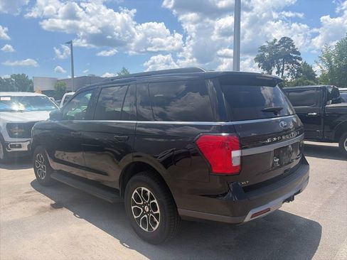 Used 2024 Ford Expedition XLT RWD image 5