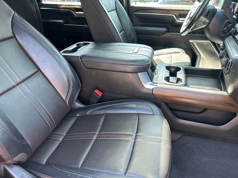 Used 2024 Chevrolet Silverado 2500 High Country w/ High Country Premium Package AWD/4WD image 13