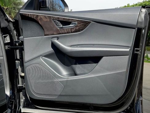 Used 2021 Audi Q8 Premium w/ Black Optic Package image 28