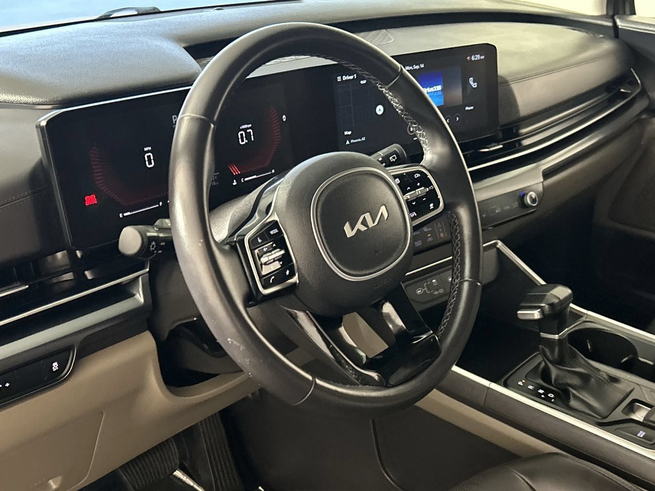 Used 2026 Kia Carnival FWD image 14