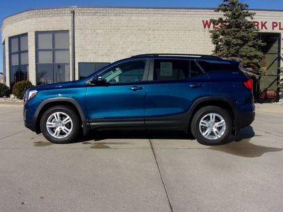 Used 2021 GMC Terrain SLE w/ Driver Convenience Package