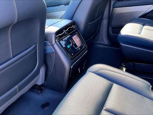 Certified 2025 Cadillac Escalade IQ Sport 2 w/ LPO, ONYX Package AWD/4WD image 10