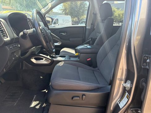 Used 2022 Nissan Frontier SV RWD image 10