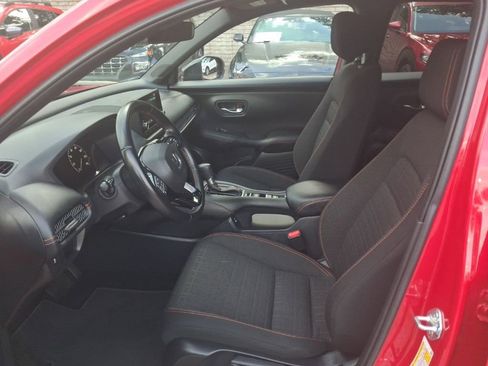 Used 2025 Honda HR-V Sport image 4