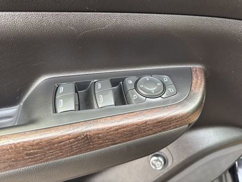 Used 2023 GMC Acadia Denali w/ Black Diamond Edition image 9