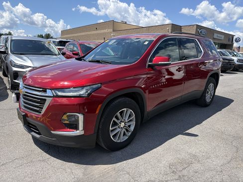 Used 2023 Chevrolet Traverse LT AWD/4WD image 4