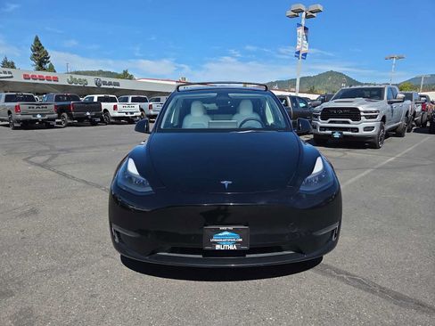 Used 2023 Tesla Model Y Performance AWD/4WD image 14