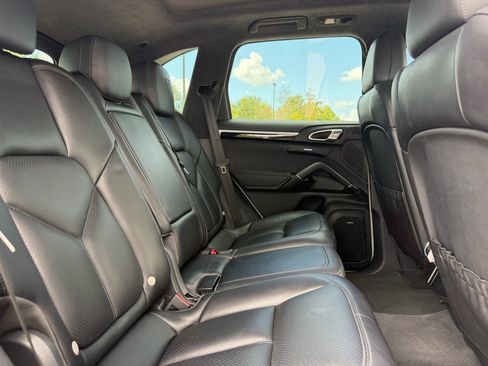 Used 2017 Porsche Cayenne GTS AWD/4WD image 29