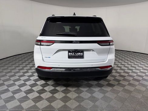 Used 2022 Jeep Grand Cherokee Limited 4xe image 9