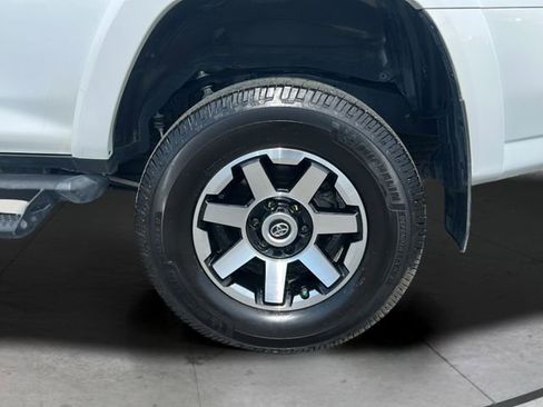 Used 2022 Toyota 4Runner TRD Off-Road Premium w/ TRD Black Wheel Package (TMS) image 28