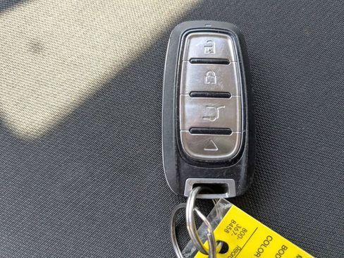 Used 2017 Nissan Titan SV image 33