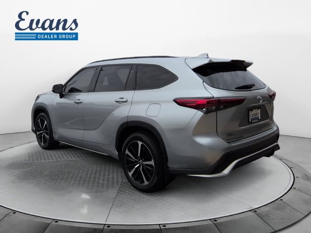 Used 2021 Toyota Highlander XSE AWD/4WD image 4