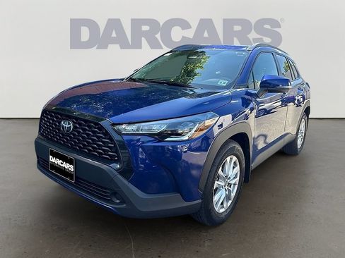 Used 2023 Toyota Corolla Cross LE AWD/4WD image 3
